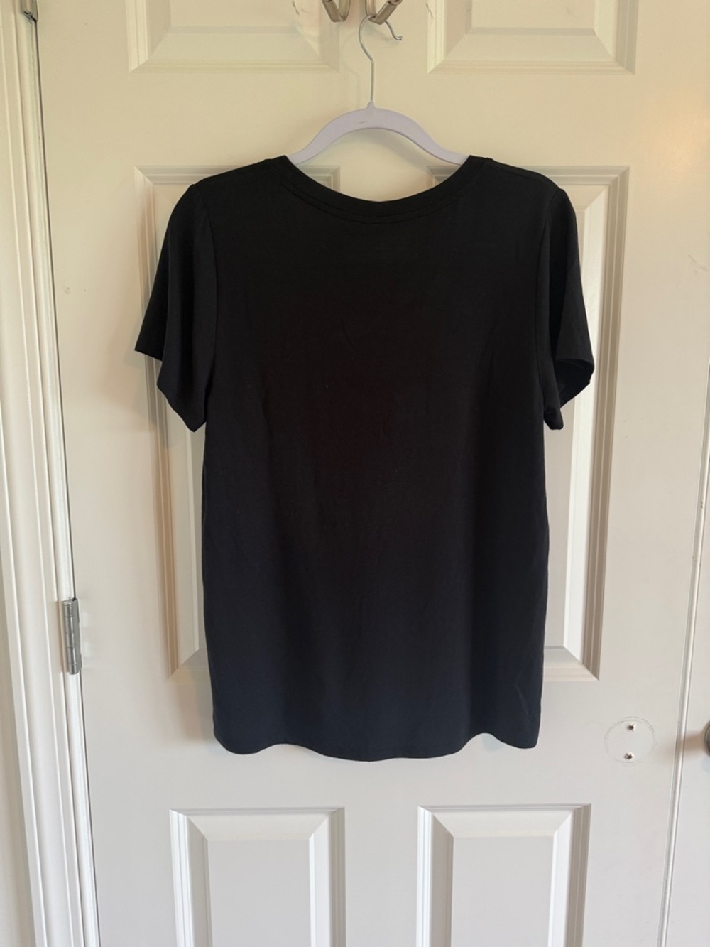 NWT Tencel Blend Recreation by Thread & Supply  Black V-Neck Women's Tee Medium - Picture 7 of 7